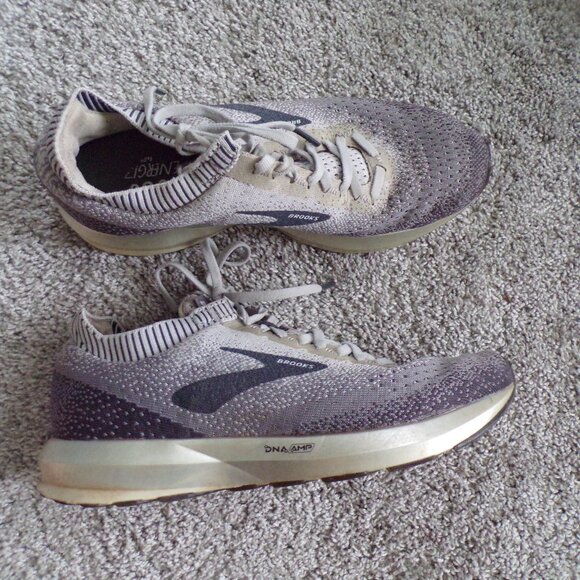 Brooks sneakers 9.5 - Picture 2 of 12